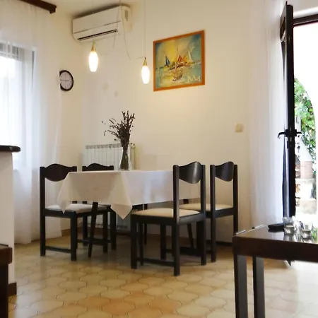 Scenic And Refined Krk With Terrace - One Bedroom With Terrace 公寓